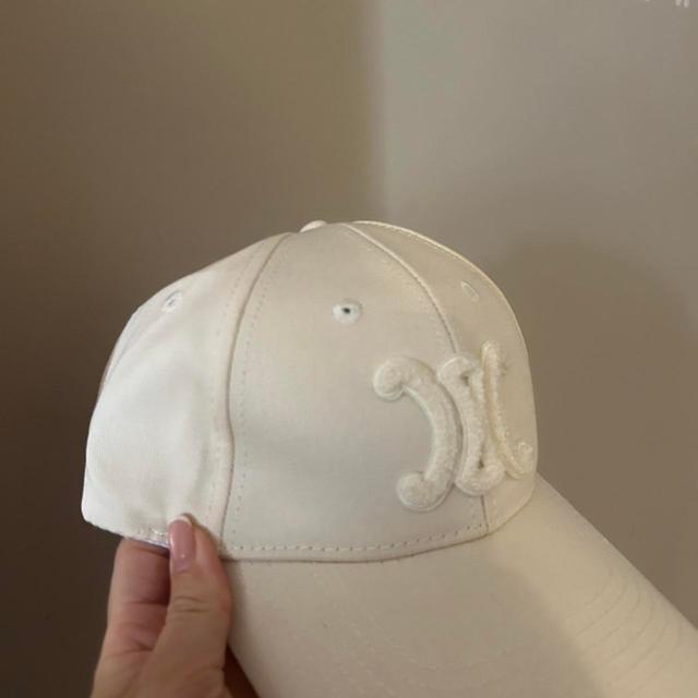 CELINE Women's Caps - Cream on Productcaster.