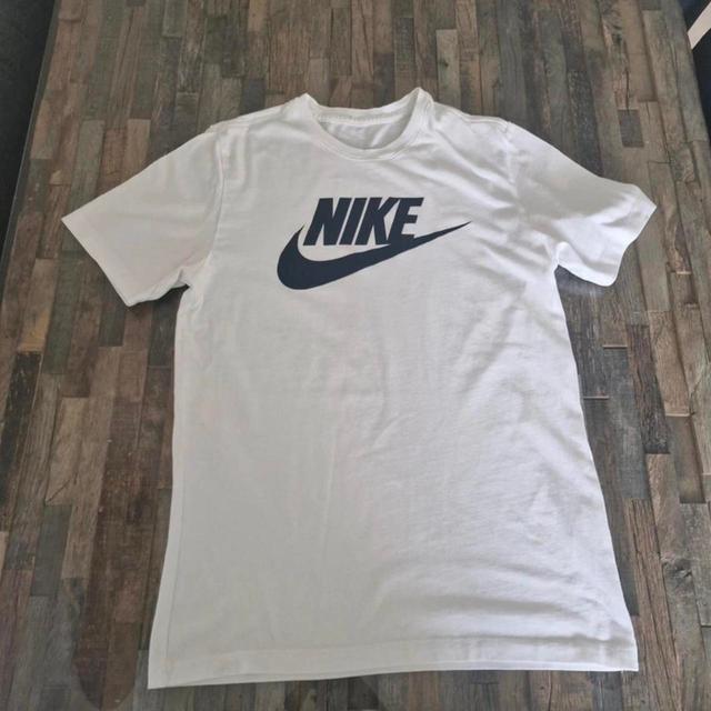 Nike Men's T-shirt - White - S on Productcaster.