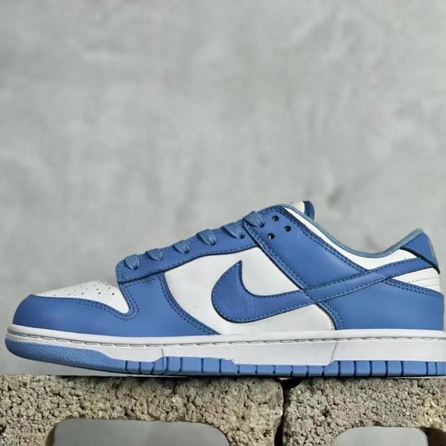 Nike Men's Trainers - Blue/White - UK 8 on Productcaster.