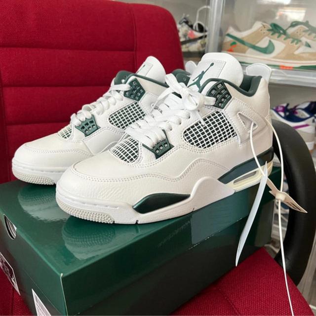 Jordan Women's Trainers - White/Green - UK 6.5 on Productcaster.