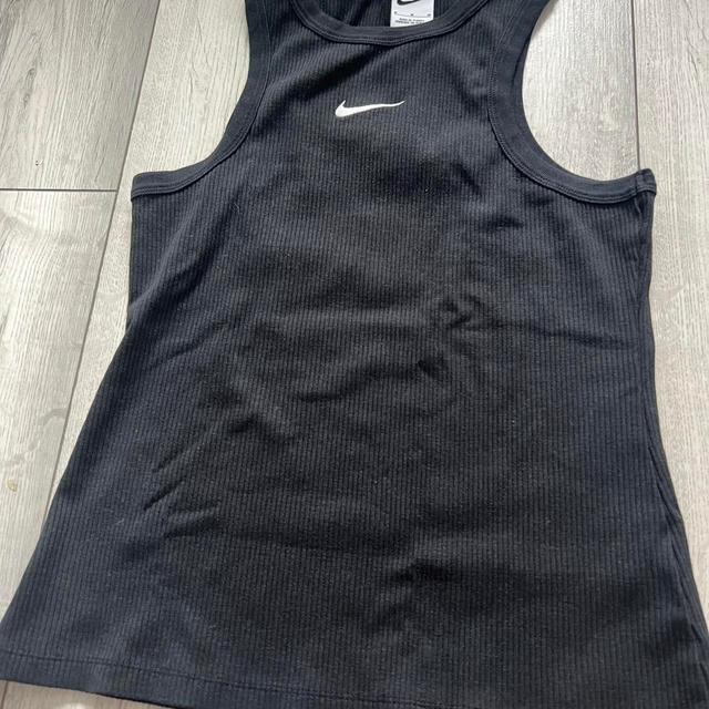 Nike Women's Vest - Black - 10 on Productcaster.