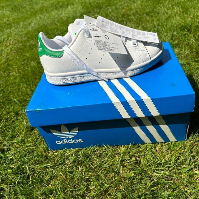 Adidas Kids' Trainers - White/Green - 11-11.5 on Productcaster.