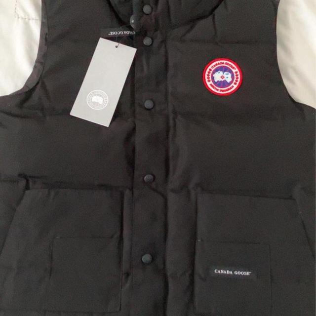 Canada Goose Men's Gilet - Black - M on Productcaster.