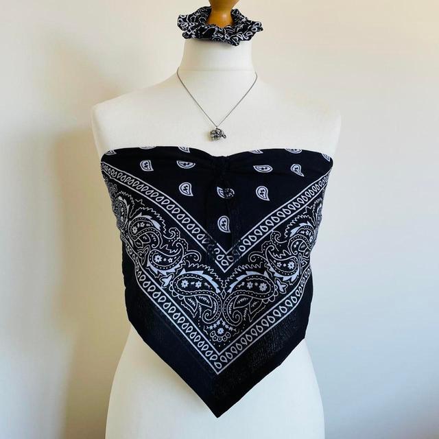 Handmade Women's Crop top - Black/White - S on Productcaster.