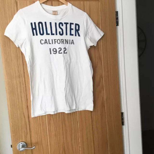 Hollister Co. Men's T-shirt - White - S on Productcaster.