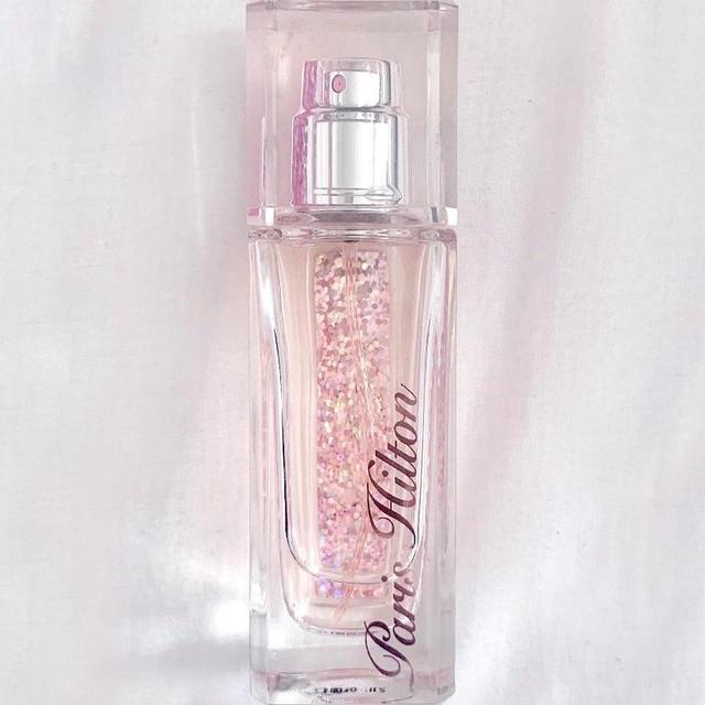 Perfume and cologne - White/Pink on Productcaster.