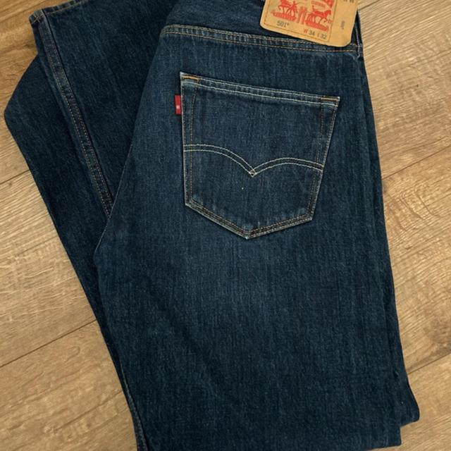 Levi's Men's Straight leg Jeans - Blue/Navy - L on Productcaster.