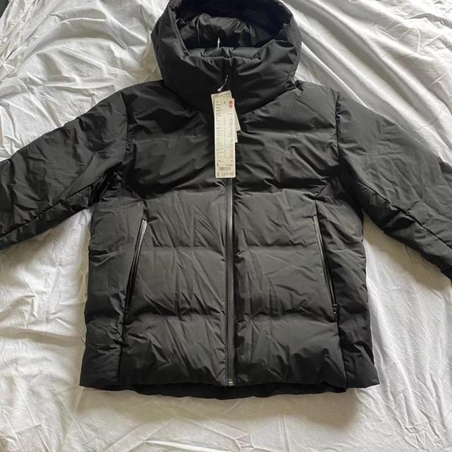 UNIQLO Men's Puffer Jacket - Black - M on Productcaster.