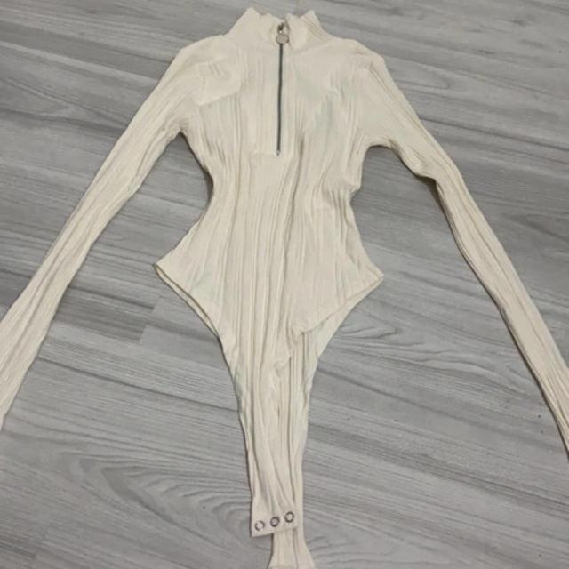 Select Fashion Women's Bodysuit - Cream/White - 8 on Productcaster.