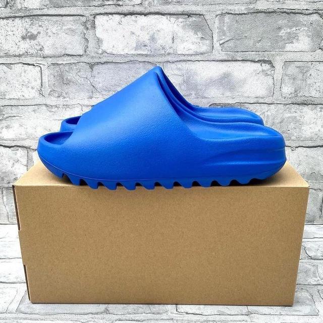 Yeezy Men's Slides - Blue - UK 7 on Productcaster.