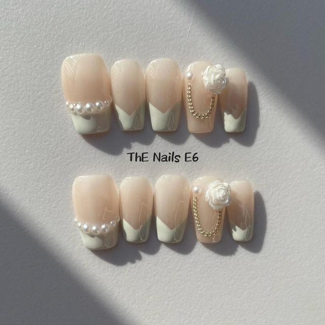 False nails - Cream/White on Productcaster.