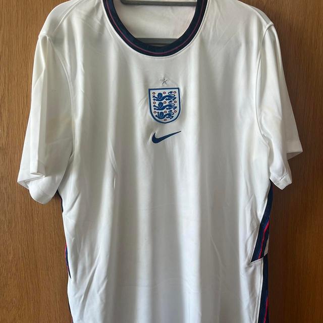 Nike Men's Top - White - XL on Productcaster.