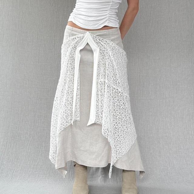 Vintage Women's Skirt - White - 30" on Productcaster.