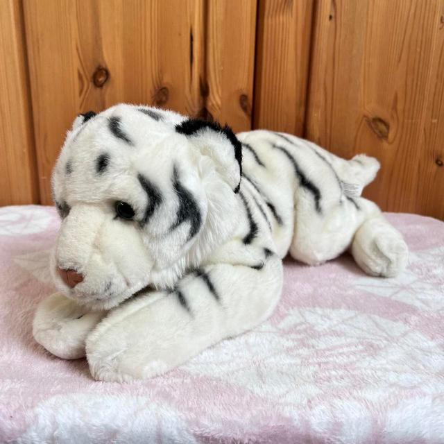 Stuffed animal - White on Productcaster.