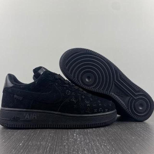 Louis Vuitton Men's Trainers - Black - UK 6 on Productcaster.