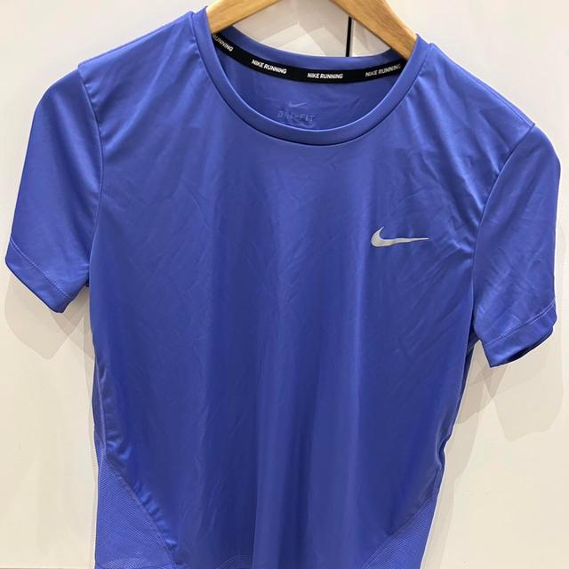 Nike Women's T-shirt - Blue/Purple - M on Productcaster.