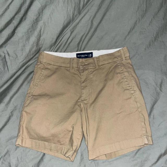 Abercrombie & Fitch Men's Shorts - Tan/Khaki - 29" on Productcaster.