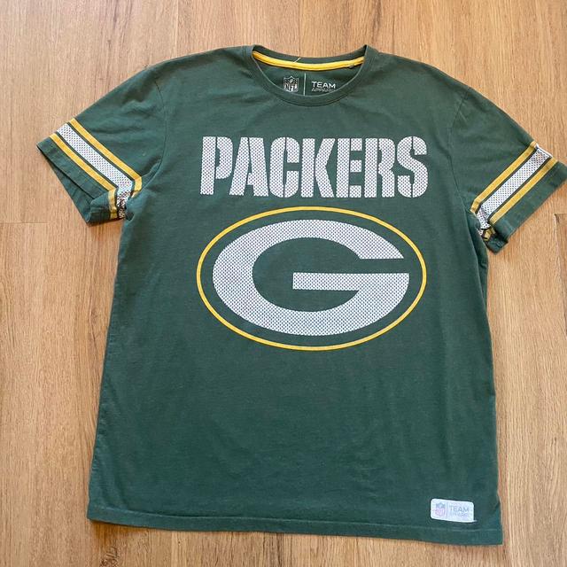 NFL Men's T-shirt - Green/Yellow - L on Productcaster.