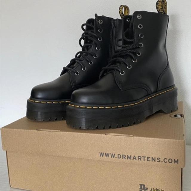 Dr. Martens Women's Footwear - Black - UK 6 on Productcaster.