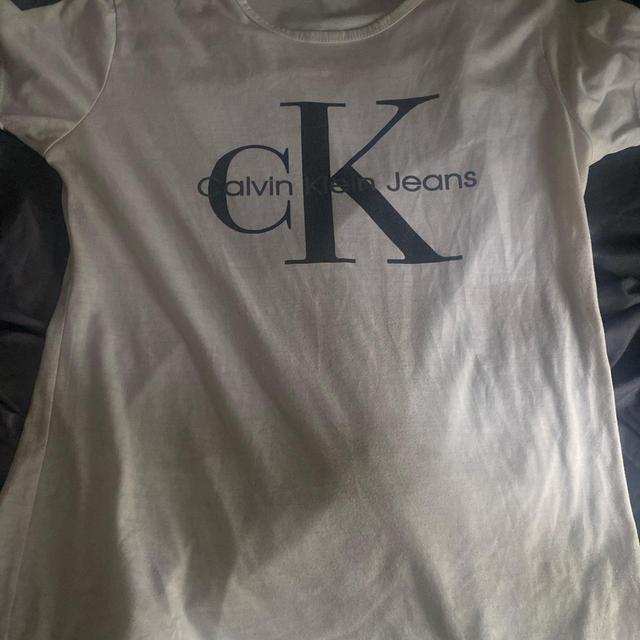 Calvin Klein Women's T-shirt - White - M on Productcaster.