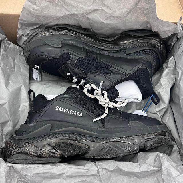 Balenciaga Men's Trainers - Black/Grey - UK 8 on Productcaster.