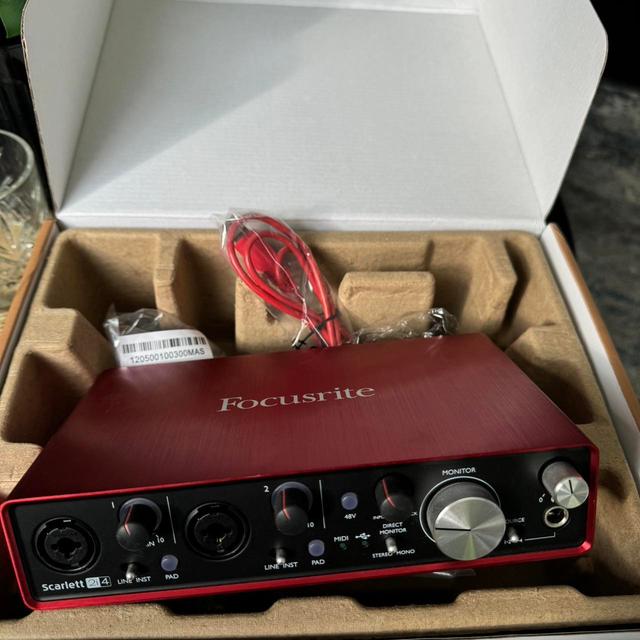 DJ and VJ equipment - Burgundy/Red on Productcaster.