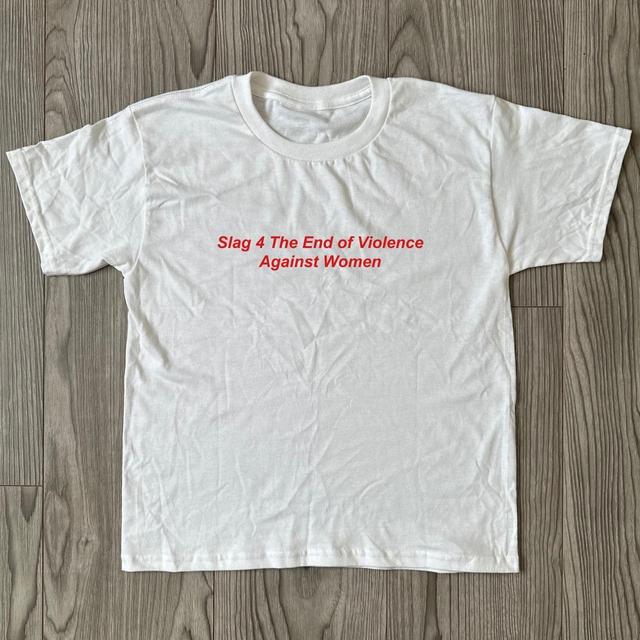 Independent Women's T-shirt - White/Red - L on Productcaster.