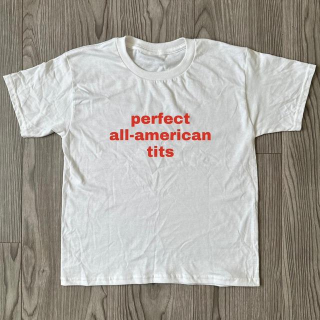 Independent Women's T-shirt - White/Red - XL on Productcaster.