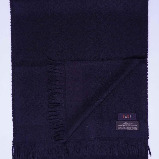 Daks Women's Scarf - Black on Productcaster.