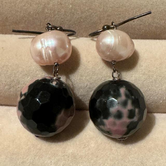 Women's Earrings - Pink/Black on Productcaster.