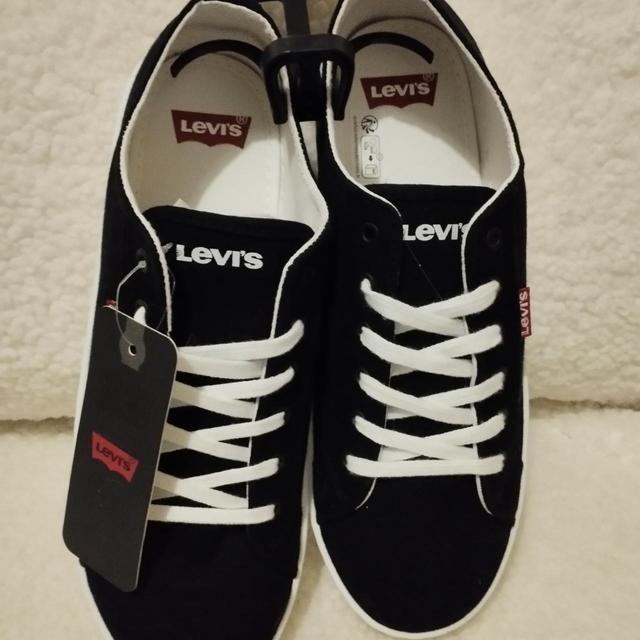 Levi's Men's Trainers - Black/White - UK 7 on Productcaster.