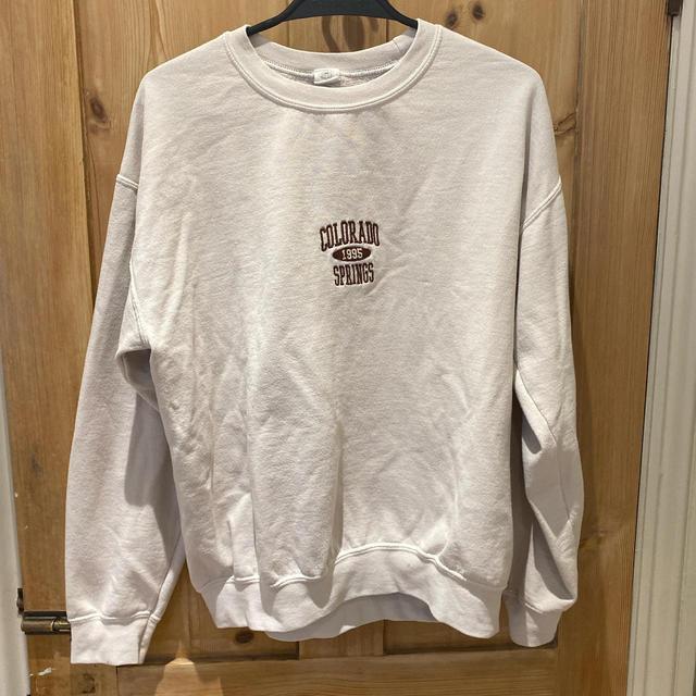 Urban Outfitters Women's Sweatshirt - White/Cream - 6 on Productcaster.