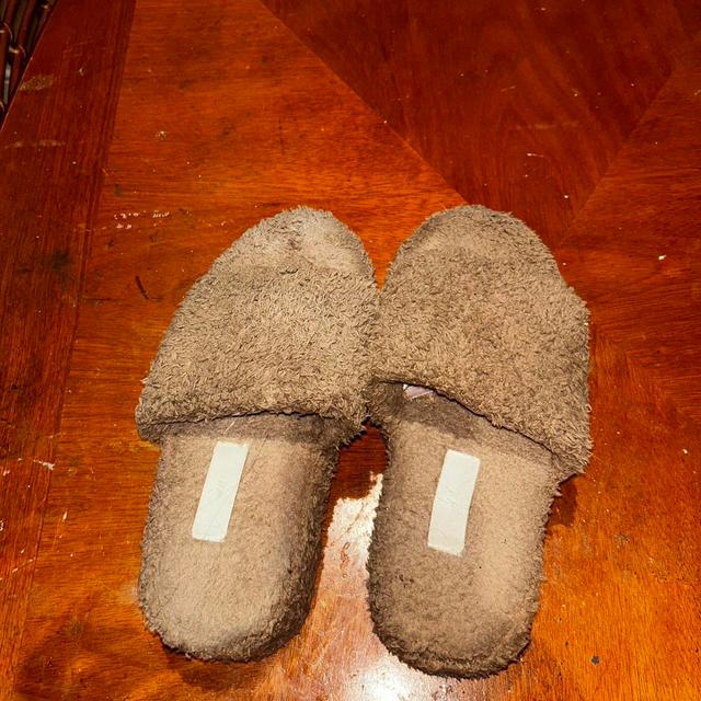 H&M Women's Slippers - Brown/Tan - UK 7 on Productcaster.