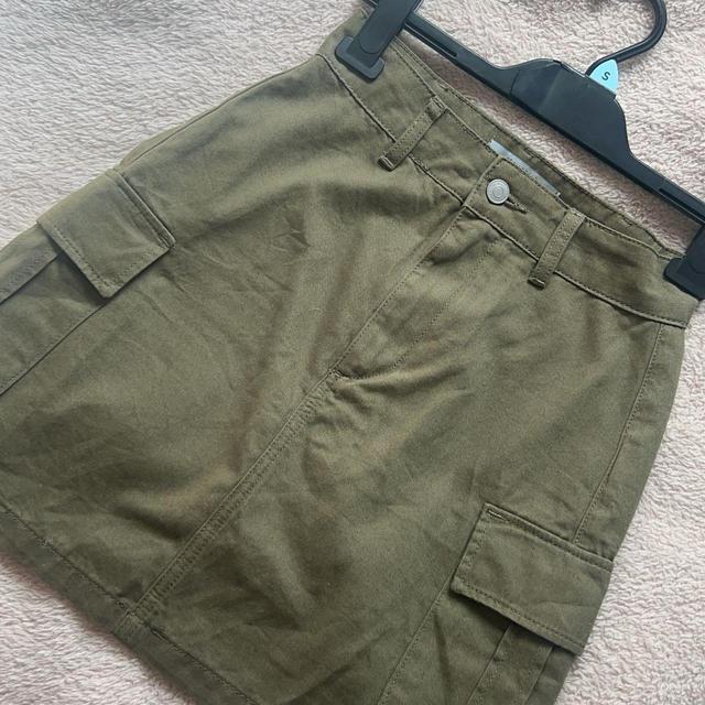 New Look Women's Skirt - Khaki/Green - UK 6 on Productcaster.