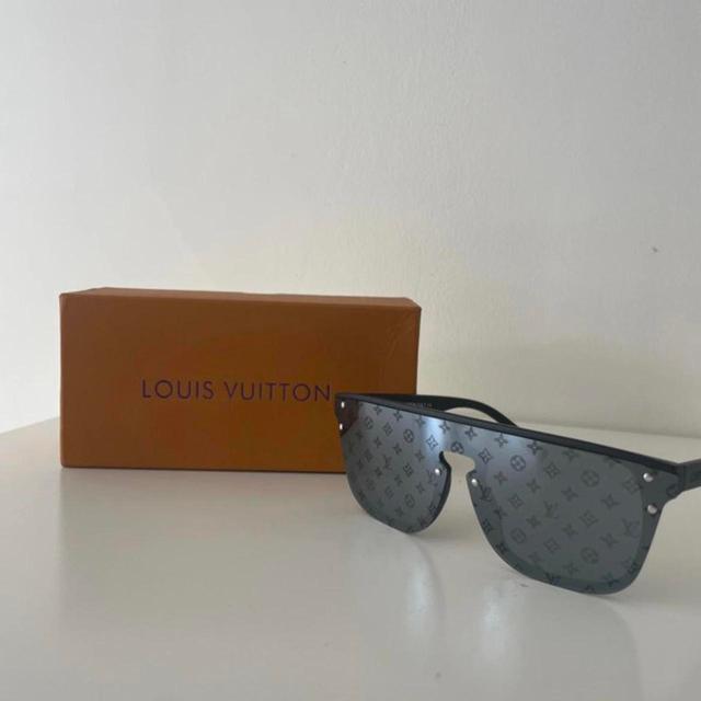 Louis Vuitton Men's Sunglasses - Black on Productcaster.