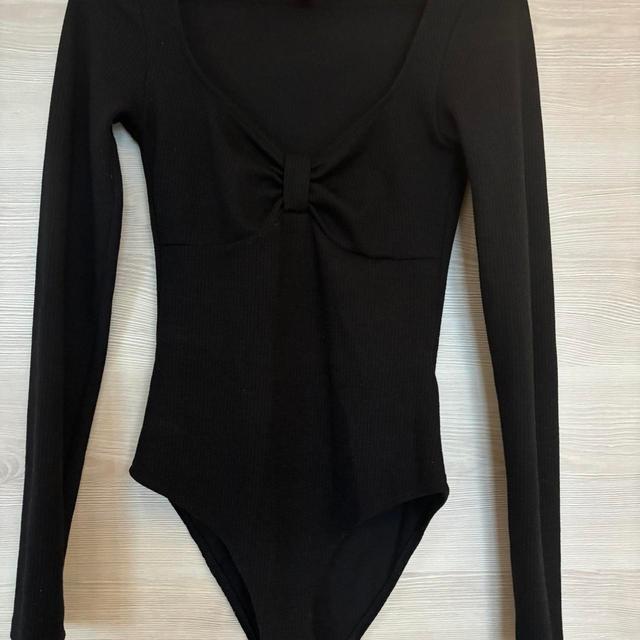 H&M Women's Bodysuit - Black - 8 on Productcaster.