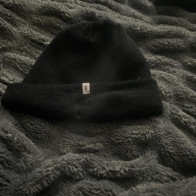 On Running Women's Hat - Black on Productcaster.