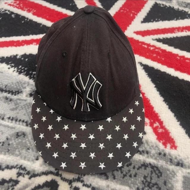 New Era Men's Caps - Black/White on Productcaster.