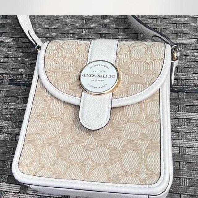 Coach Women's Crossbody bags - Cream on Productcaster.