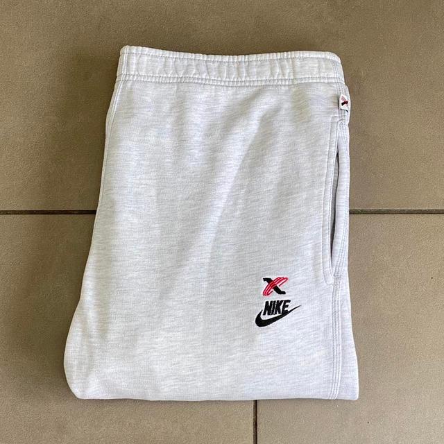 Nike Men's Sweatpants - Grey - XL on Productcaster.