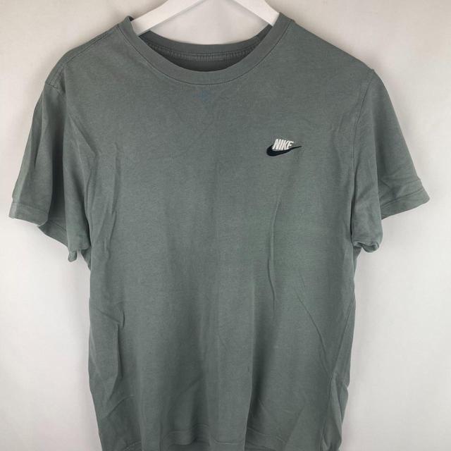 Nike Men's T-shirt - Grey - M on Productcaster.