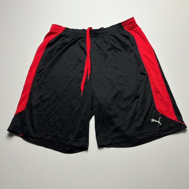 Puma Men's Shorts - Black - L on Productcaster.