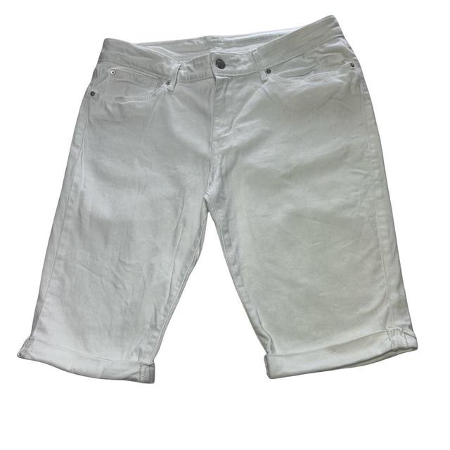 Levi's Women's Shorts - White - 32" on Productcaster.