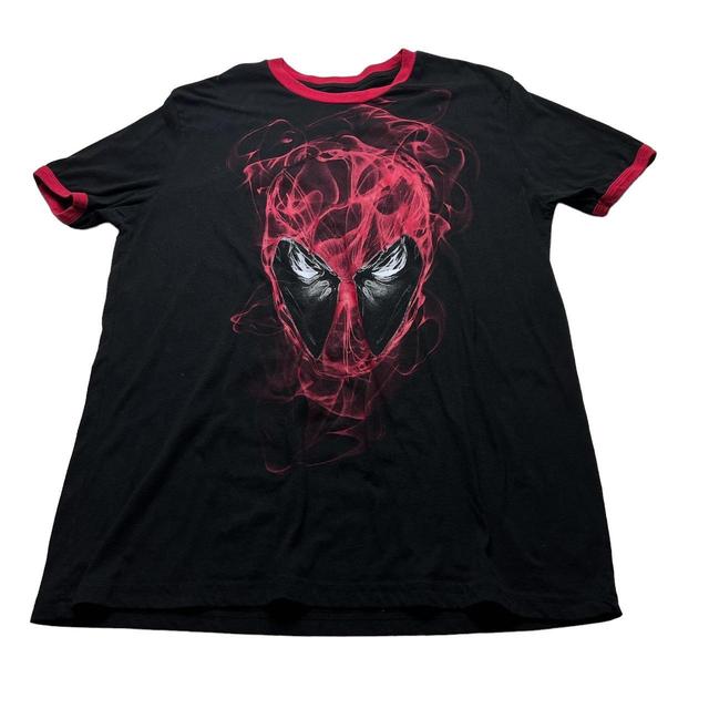 Marvel Men's T-shirt - Black/Red - XL on Productcaster.