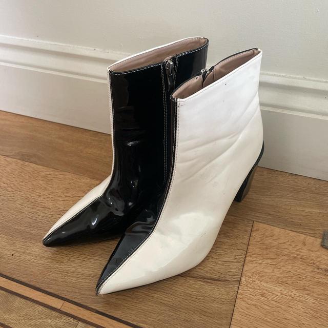 ASOS Women's Boots - White - UK 7 on Productcaster.