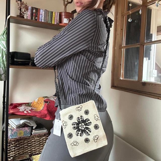 Vintage Women's Shoulder bags - White on Productcaster.