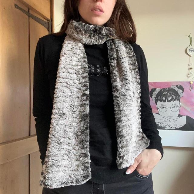 Vintage Women's Scarf - Grey/White on Productcaster.