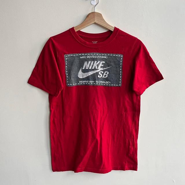 Nike Men's T-shirt - Red - L on Productcaster.