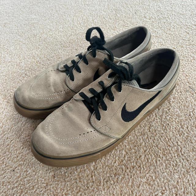 Nike Men's Trainers - Brown/Tan - UK 8 on Productcaster.