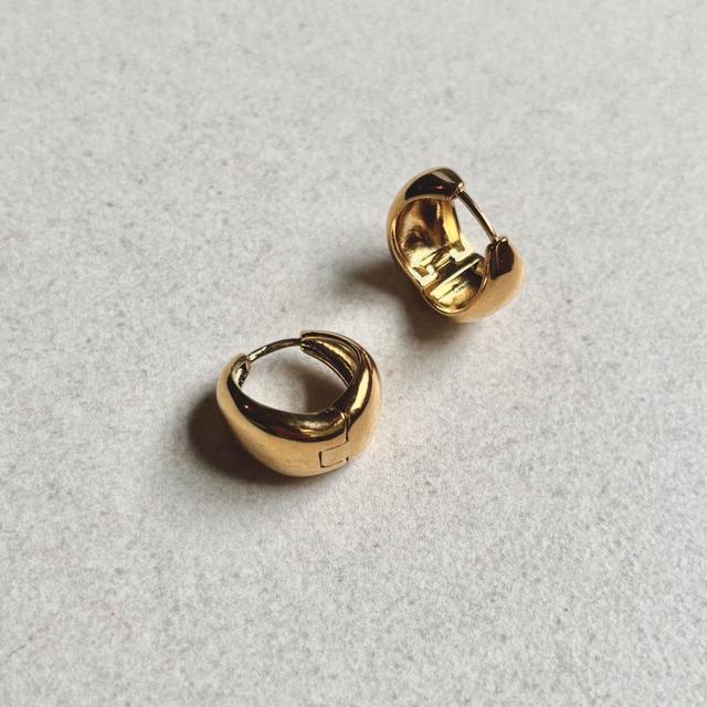 Mejuri Women's Earrings - Gold on Productcaster.